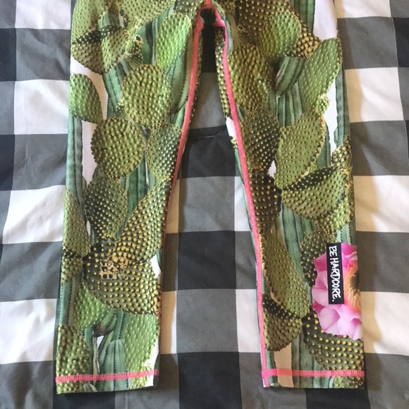 🌵HARD CORE SPORT Desert Cactus 🌵 Floral Print Cross Fit Workout Leggings Sz S - Picture 3 of 14